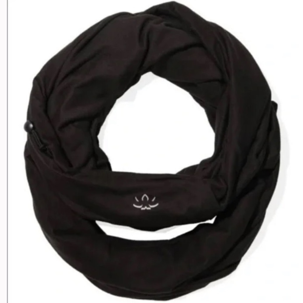 Beyond Yoga pocket infinity scarf
